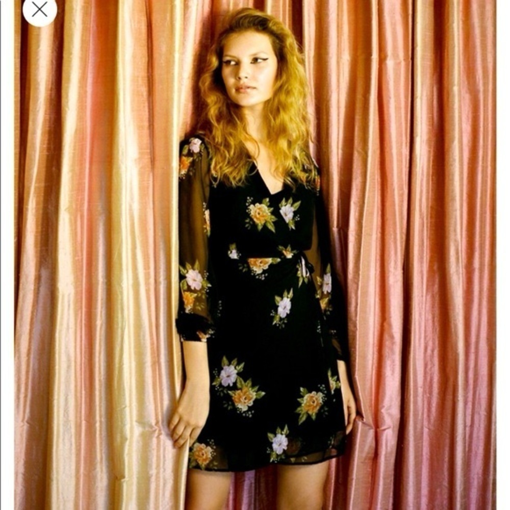 Urban outfitters sheer long sleeve wrap, dress floral, cute mini dress - Picture 2 of 12
